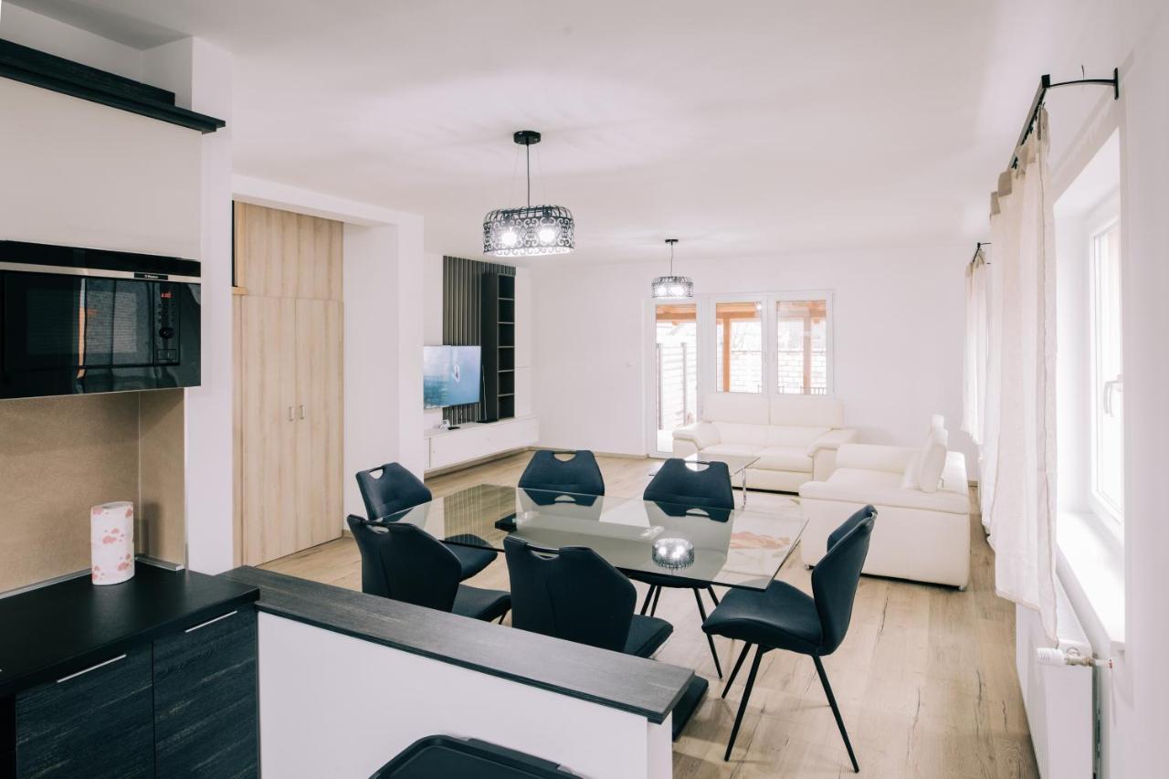 Tulip Guest House I. Palić Extérieur photo